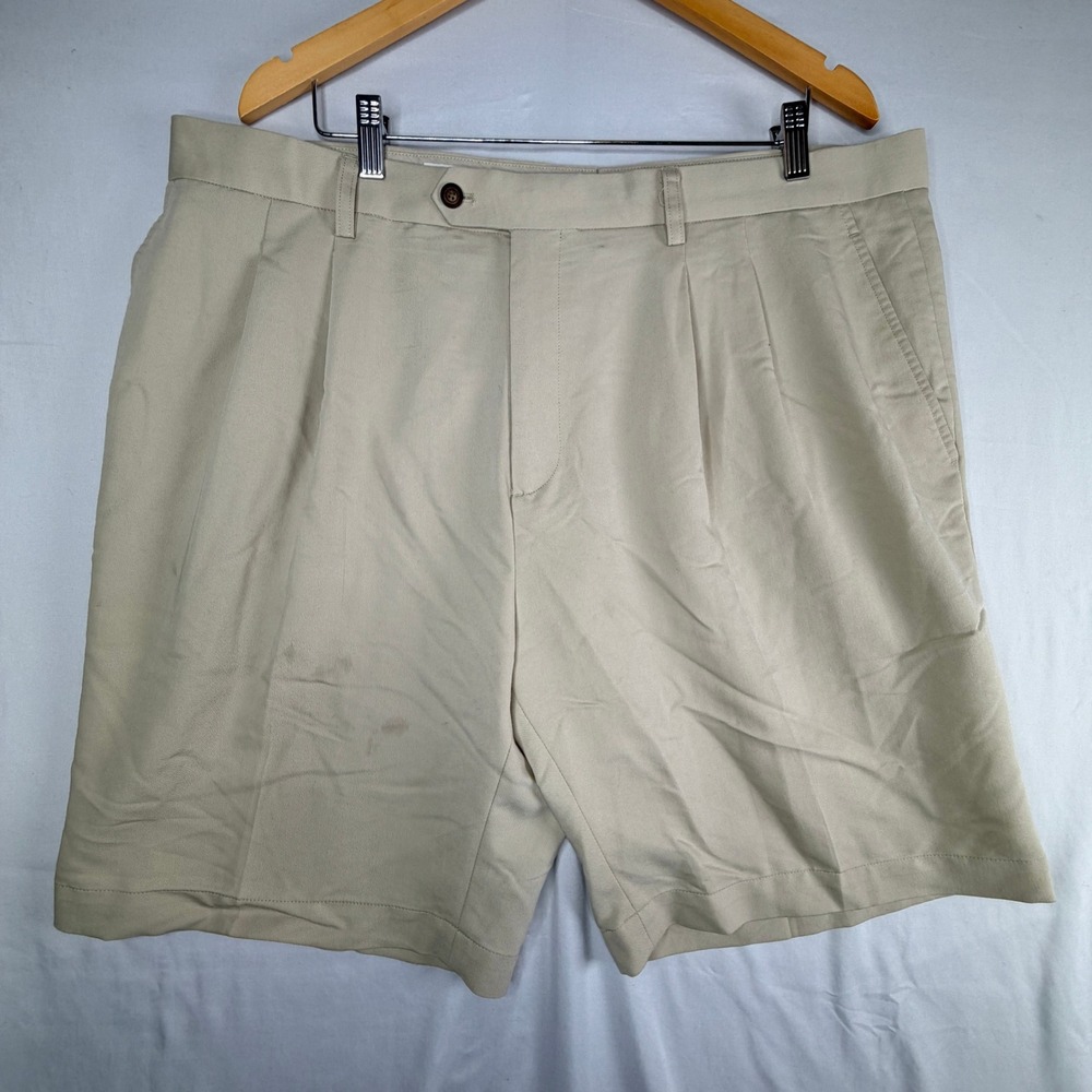 Cutter & Buck Men's Pleated Front Shorts Tan Khaki  Size 40 Golf Casual